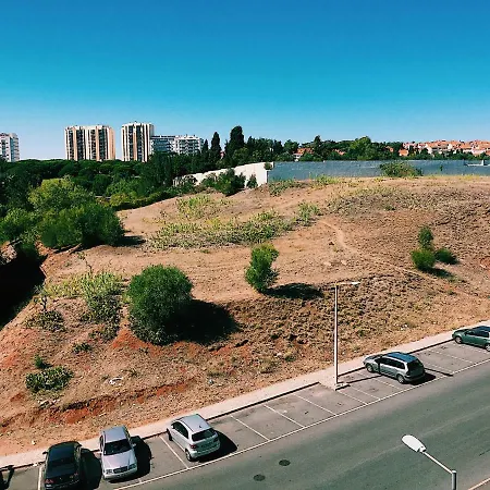 Апартаменты In Exceptional Zone With River View Лиссабон